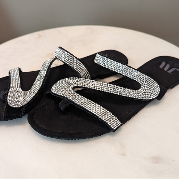 Fashionable Outdoors Flat Slippers For Women, Rhinestone Decor - Picture 2 of 4